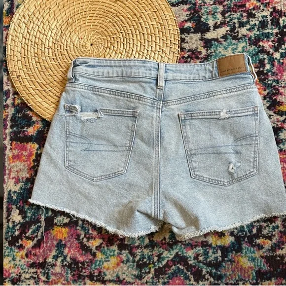American Eagle Strigid Denim Mom Short Distressed Womens 4 Blue - Picture 8 of 9
